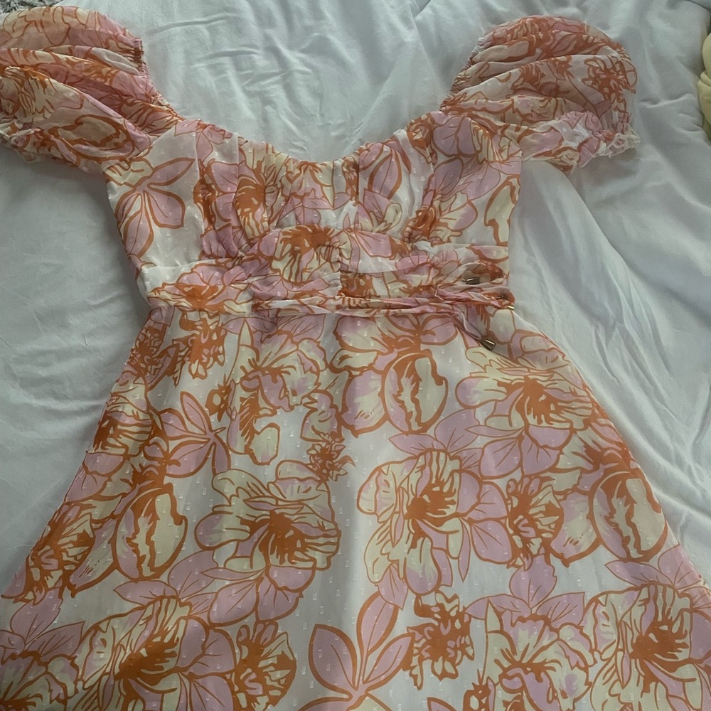 Floral dress (Never Worn)